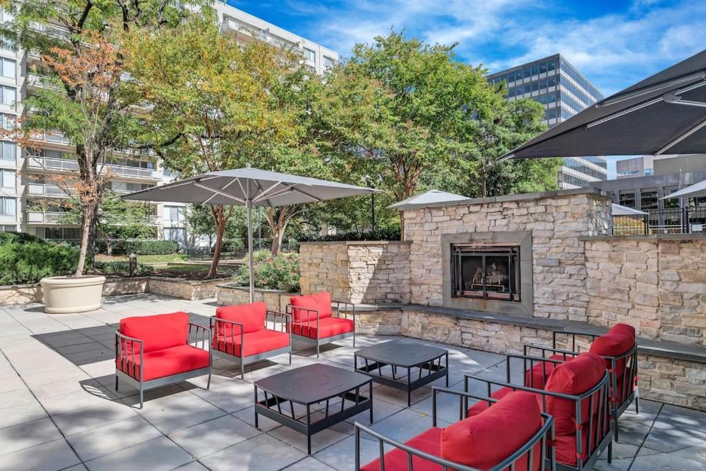 Style And Convenience Apartment At Crystal City 阿林顿 外观 照片