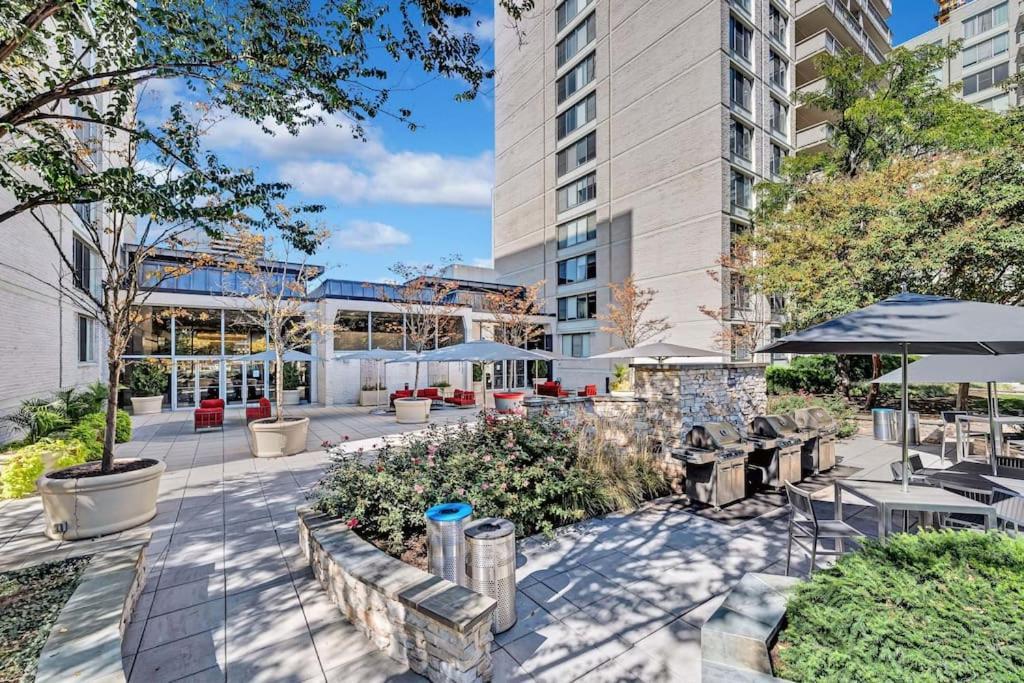 Style And Convenience Apartment At Crystal City 阿林顿 外观 照片